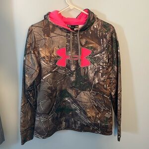 Women’s Under Armour Camo Hoodie - M